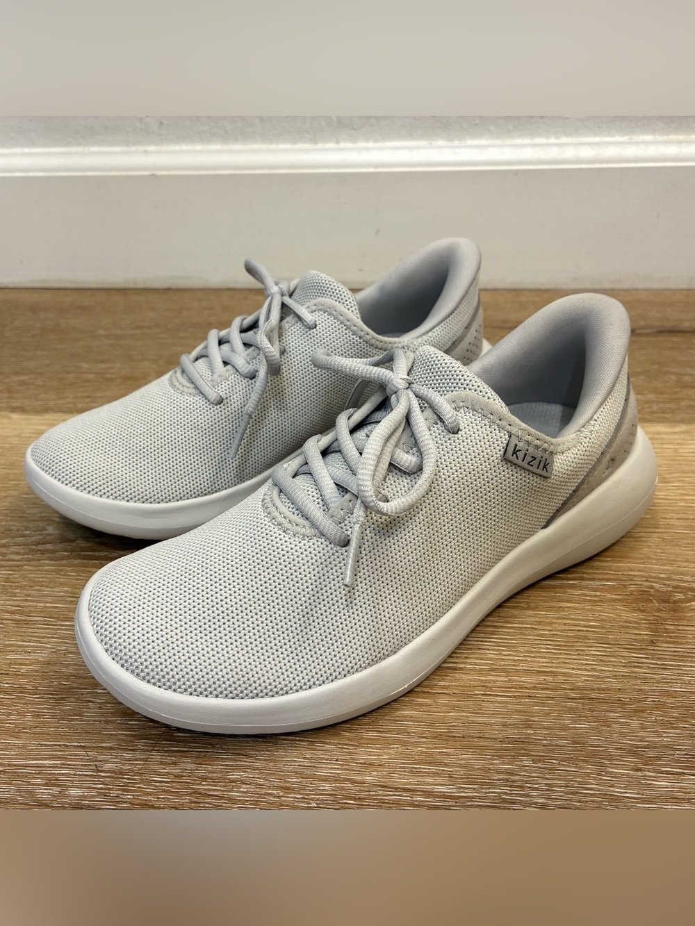 Kizik Madrid Eco Knit Sneakers Light Gray Men 5 Women 6.5
Excellent Condition